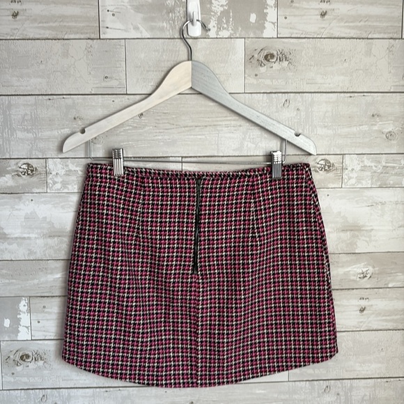 TOPSHOP Pink and Navy Houndstooth Skirt - Picture 7 of 8